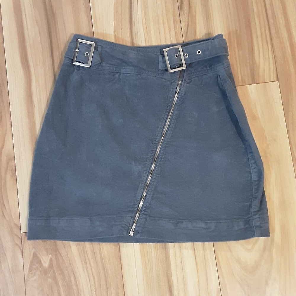 Urban Outfitters Corduroy Mini Skirt Size Small.